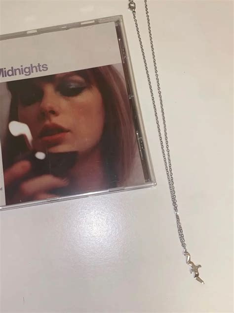 taylor swift versace necklace dupe|taylor swift la vacanza necklace.